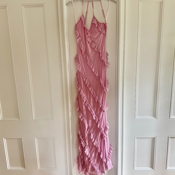 🆕 Runaway The Label Barlow Maxi Dress in Light Pink - Picture 4 of 5